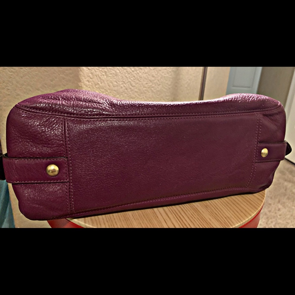 Beautiful Leather Coach Handbag - Picture 6 of 16